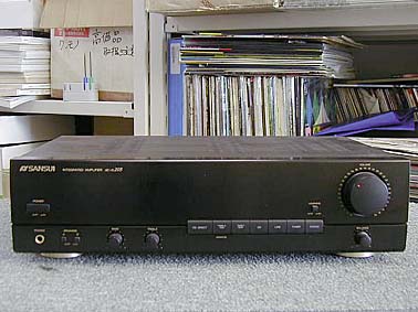 SANSUI  アンプ　AU-a205 SANSUI AU-α205 インテグレーテッドアンプ - メルカリ