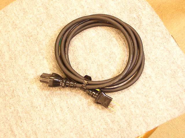 【苫小牧バナナ】Accuphase/アキュフェーズ 電源ケーブル 高純度 OFC 電源コード EU標準プラグ付き 40TH ANNIVERSARY/40周年記念モデル♪ Aランク】Accuphase APL-1 2.0m 電源ケーブル アキュフェーズ @56261