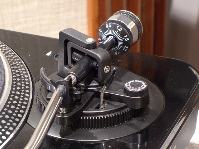 Numark TT-100 ベルトドライブターンテーブル カートリッジ付き 良品 TT-100 NUMARK - 中古オーディオ 高価買取・販売 ハイファイ堂