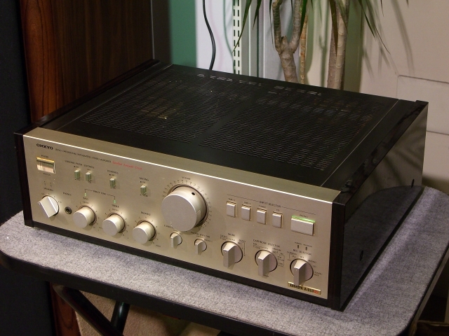 ONKYO オンキヨー Integra A-819RS プリメインアンプ ONKYO Integra A