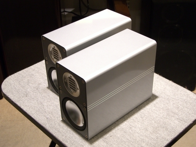 CL310 ELAC シルバーブックシェルフスピーカー 小型 ELAC CL 310 Audio