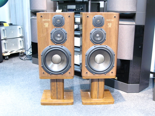 DIATONE スピーカースタンド DK-600Z Yahoo!オークション - DIATONE スピーカー スタンド DK600Z【DS