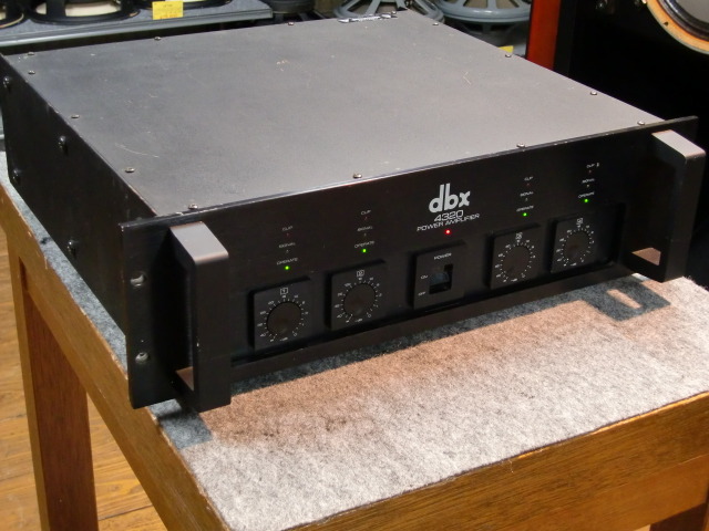 dbx 4320 パワーアンプ dbx 4320 パワーアンプ