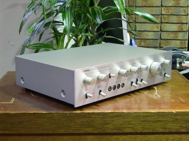 アンプ Victor P-2020 stereo preamplifier アンプ Victor P-2020 stereo preamplifier Victor P-2020 プリアンプ