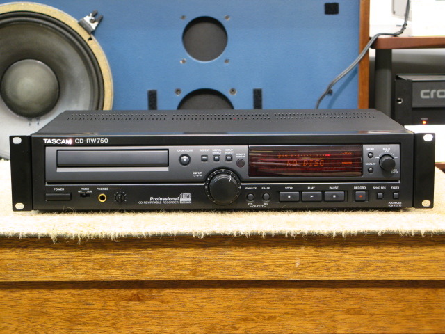 【故障品】TASCAMタスカムCD-RW750 CDレコーダー【取説リモコン付】 CD-RW750 | Professional CD Recorder & Player | TASCAM - International