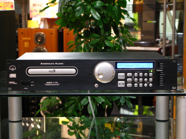 AMERICAN AUDIO　MCD-710 DJ用デュアルCDプレーヤー中古品 AMERICAN AUDIO MCD-710 DJ用デュアルCDプレーヤー中古品 - メルカリ