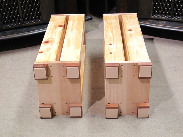 自作　木製スピーカースタンド 2個セット 木製スピーカースタンド（2台セット） しっかりとした木製でよい