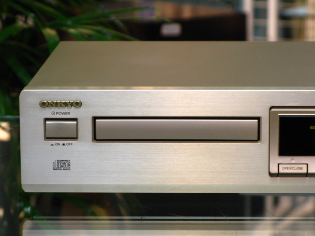 ONKYO オンキョー CDプレーヤー C-724 CDプレイヤー CDデッキ