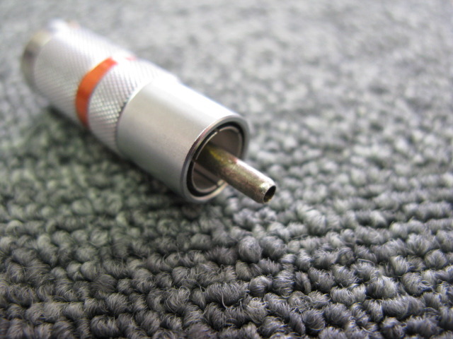 Oyaide Straight Line RCAプラグ SLSC 2個1組 Oyaide SLSC RCA Connectors with Pure Silver Pins