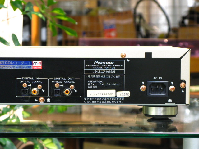 春*様 パイオニア CDプレーヤー CD-R/CD-RWレコーダー PDR-D5 急成長中の音楽専用CDレコーダー市場に、新製品2機種を導入