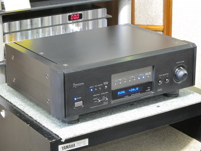 【ESOTERIC/エソテリック/D-70/コンバーター/美品/通電確認済み】 ESOTERIC D-70 VU DAコンバーター 元箱付 @30313 / 中古