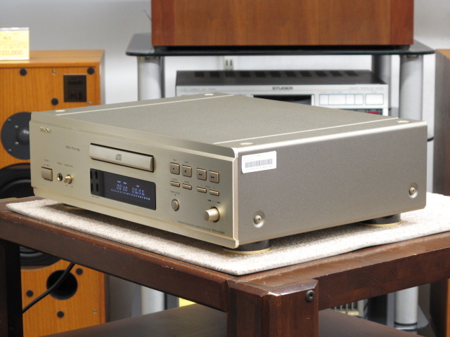 DENON DCD-1550AR CD本体　リモコン付ピックアップ新品交換済み２ DENON（デノン） DENON DCD-1550AR 〓 DENON Museum品フルサイズCD