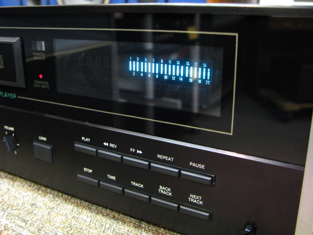 【苫小牧バナナ】指定業者にて整備済み McIntosh/マッキントッシュ オーディオ CDプレーヤー MCD-7000 エレクトリ正規品 100V仕様♪ McIntosh MCD7000 CD Player