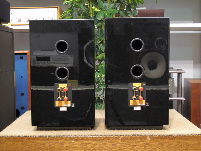QUAD 12L スピーカー Quad 12L Powered Bookshelf Speakers