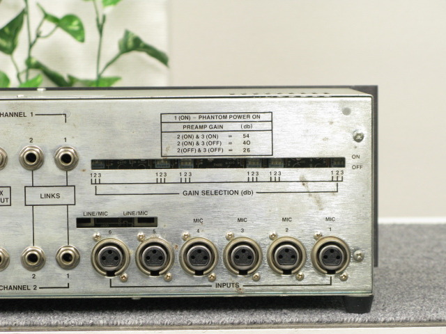 Altec 1692B (ミキサー/マイクプリアンプ) Altec 1692B (ミキサー/マイクプリアンプ)