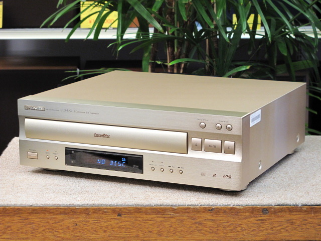 Pioneer CLD-R7G CD/LDコンパチブルプレーヤー Pioneer CLD-R7G CD/LD Laserdisc Player Compatible Player