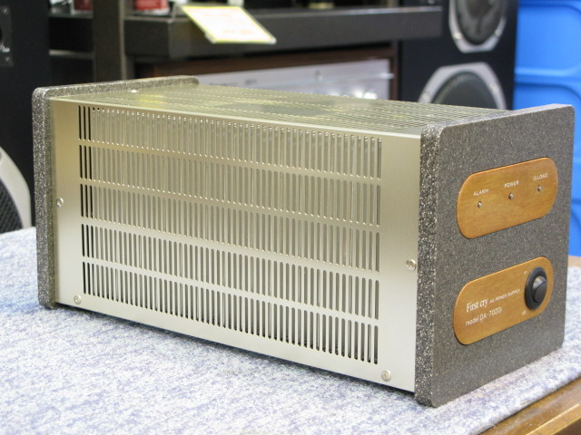 光城精工製クリーン電源 First Cry DA-7020i 真空管アンプ電源トランスの唸り対策に「光城精工 First cry DA