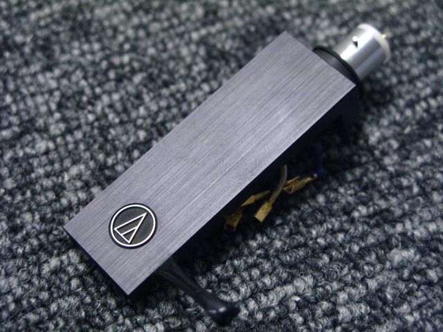 オーディオテクニカ製 ヘッドシェル*AT - LT 13 [ 未使用品 ] audio-technica ヘッドシェル LT-13 未使用に近い 外箱付