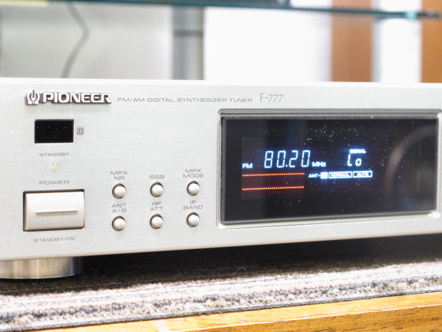 Pioneer FM/AM Tuner F-777 （Pioneer F-777）