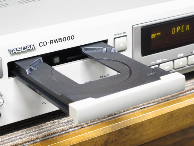 TASCAM タスカム CD-RW5000 CDプレーヤ Tascam CD-RW5000