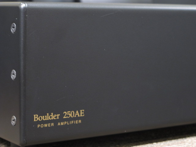 アンプ boulder 250ae Boulder 250AEの仕様 ボルダー