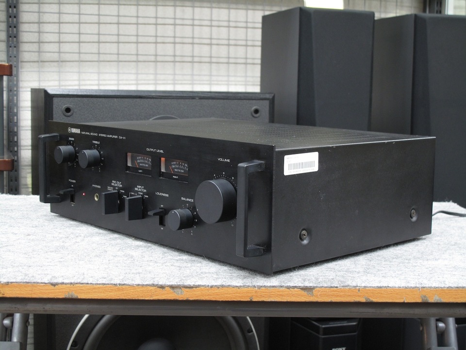 YAMAHA CA-V1 プリメインアンプ Yamaha CA-V1 Natural Sound Amplifier | VU Meters | Rack