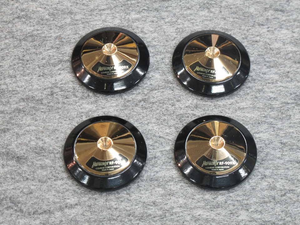 希少 Harmonix RF-909X インシュレーター 希少 Harmonix RF-909X インシュレーター