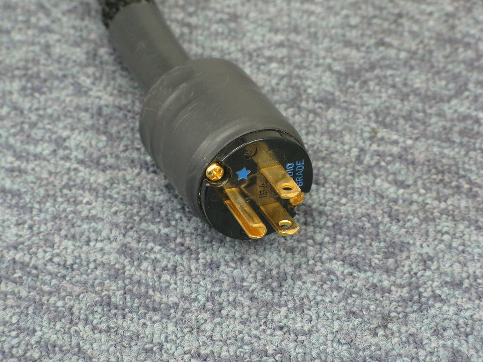 Harmonix X-DC2 Studio Master 1.0m電源ケーブル Harmonix X-DC Studio Master Power Cable; 2m AC Cord - The Music Room