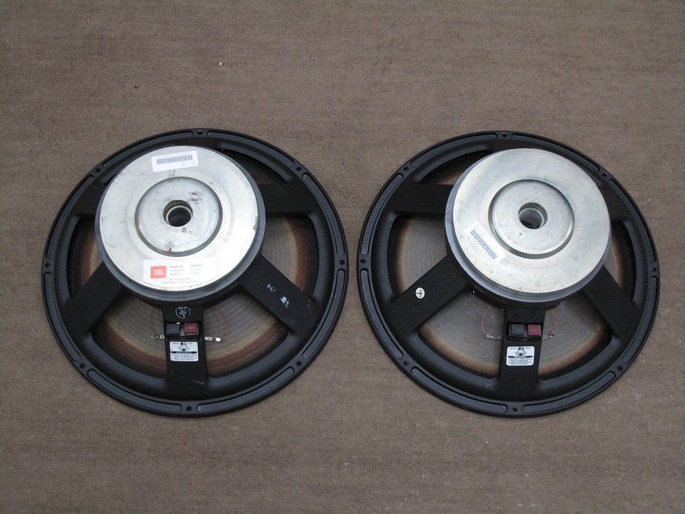 JBL ウーハー2035HPL 38cm 中古1ペア　1本エッジに小修復跡あり。 JBL ウーハー2035HPL 38cm 中古1ペア 1本エッジに小修復跡あり