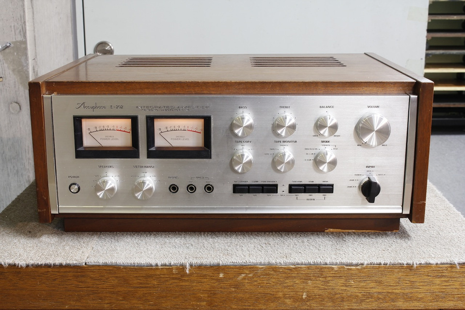 E-202 Accuphase - 中古オーディオ 高価買取・販売 ハイファイ堂