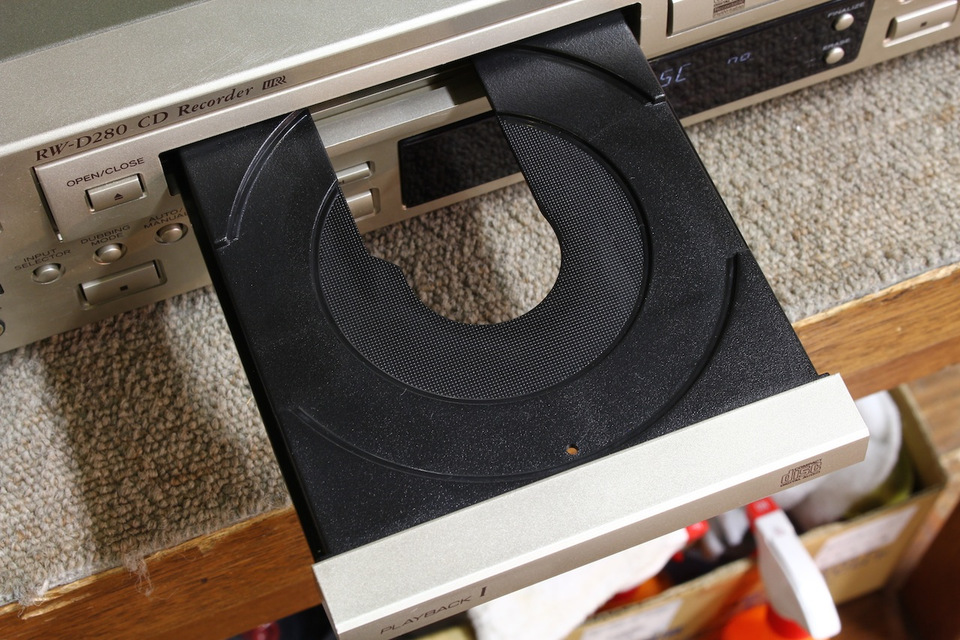 整備済完動品！再生/録音可TEAC CDレコーダーCD-RW280 整備済完動品！再生/録音可TEAC CDレコーダーCD-RW280 - メルカリ