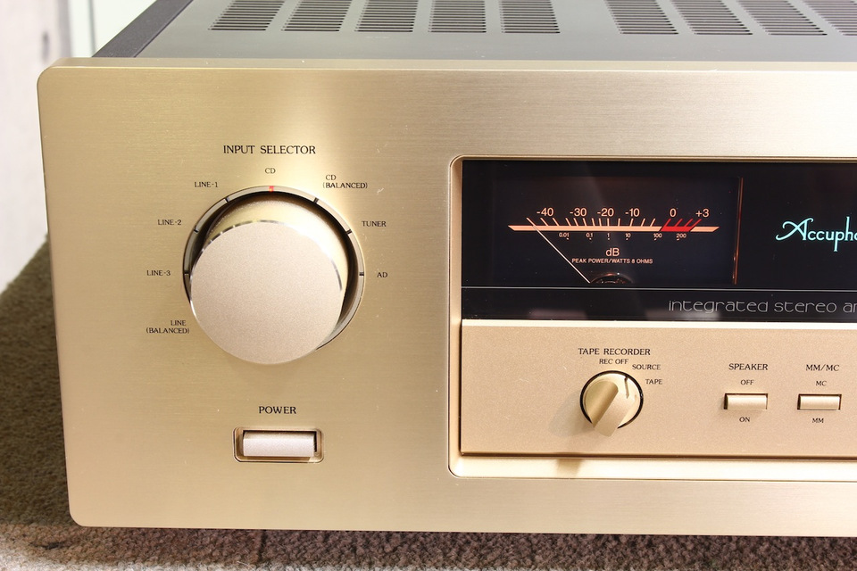 E-306 Accuphase - HiFi-Do McIntosh/JBL/audio-technica/Jeff Rowland