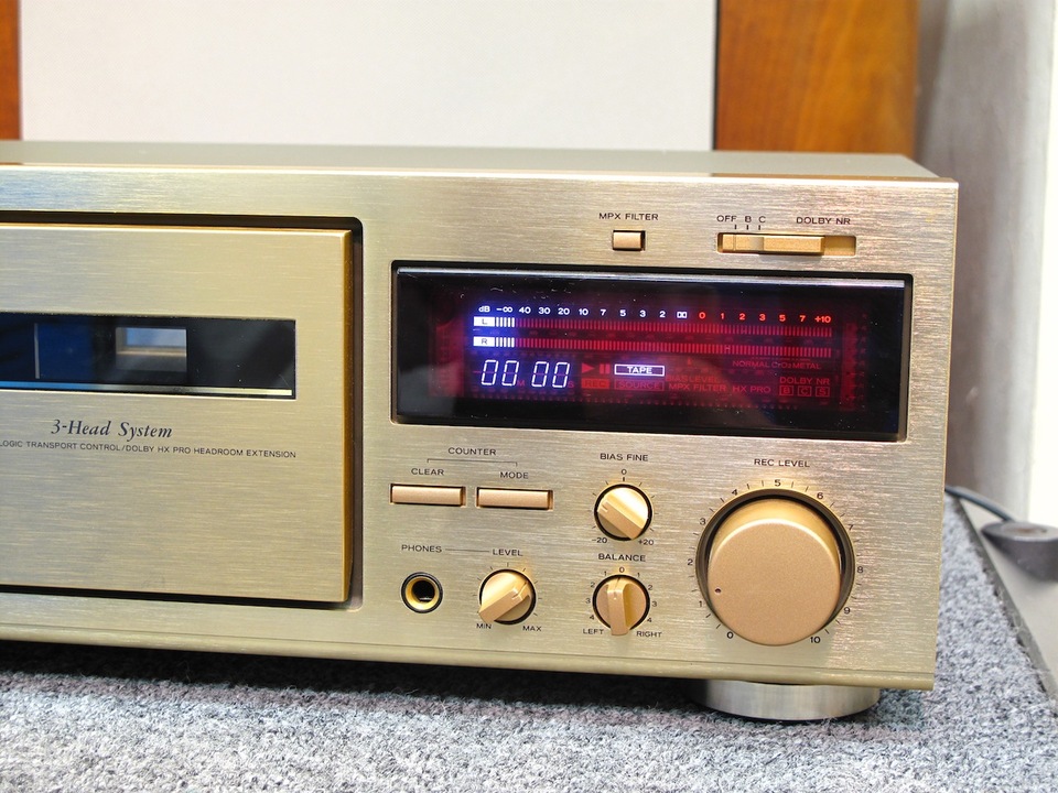希少！ ゴールド TEAC V-1030 3ヘッドカセットデッキ 2モーター ワウ