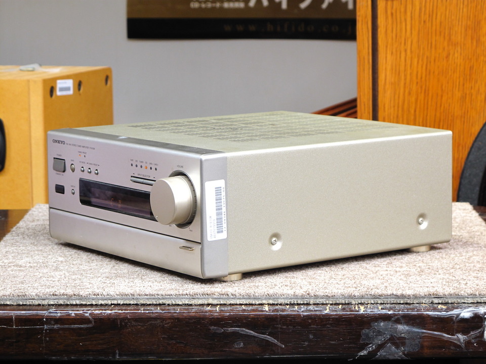 onkyo R-810M チューナー内蔵アンプです いい音です！！ onkyo R-810M チューナー内蔵アンプです いい音です！！ onkyo R