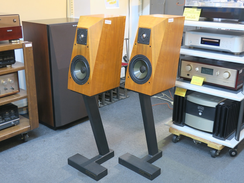 AVALON MONITOR //アバロン　専用スタンド付き //シリアル連番//ペア　発売価格￥560.000 AVALON MONITOR &frasl;&frasl;アバロン 専用スタンド付き &frasl;&frasl;シリアル連番&frasl;&frasl;ペア