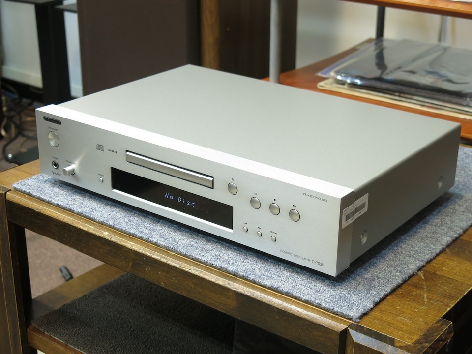 ◇2022年製・優良美品◇ONKYO CDプレーヤー C-7030(S) 参った！』