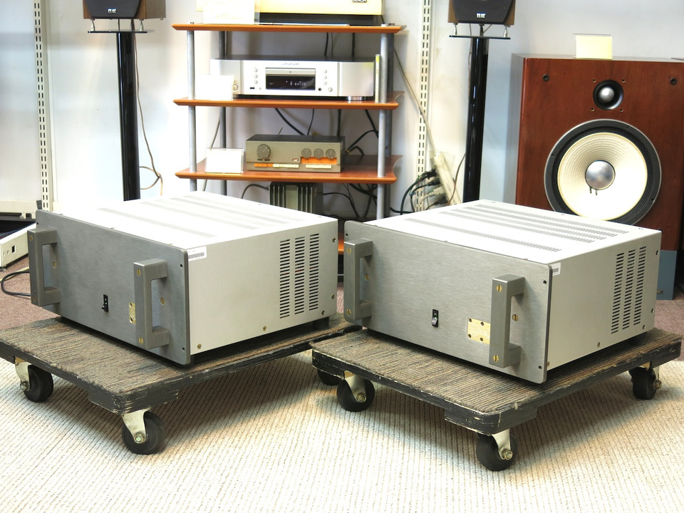 【極美品】kvell ビュルデサボン 23.5 日本製 高島屋 定価3.2万円 Q-STAR 「送料無料(北海道・沖縄を除く)」2025 スリクソン TOUR