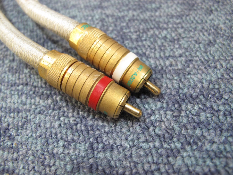 ACROTEC 8N-A2080 アクロテックRCAケーブル約1m レア希少 ACROTEC 8N-A2080 アクロテックRCAケーブル約1m レア希少
