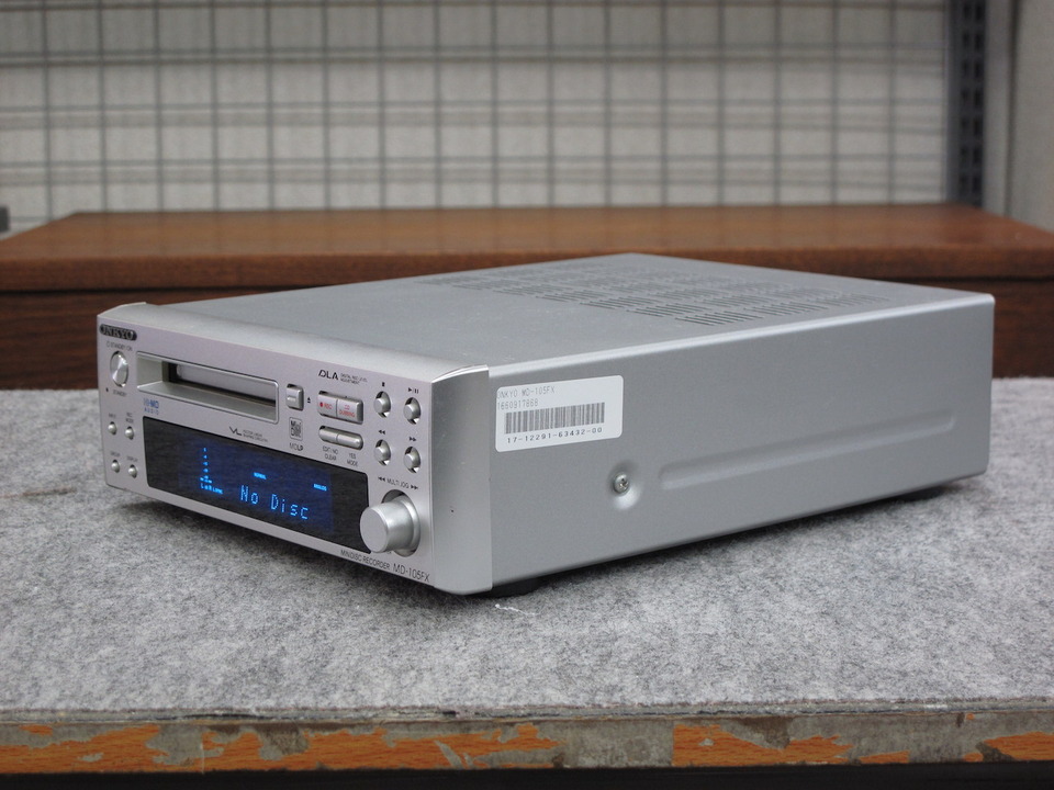 オンキョー MDプレーヤー　MD-105FX Onkyo Md-105fx Hi-md Mini Disc Recorder MD105FX Silver MDLP