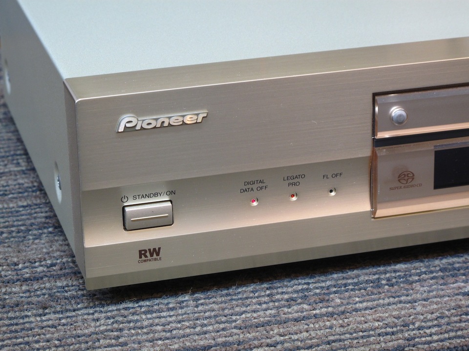 希少　廃盤　パイオニア　DVDプレーヤー　DV-S747A Pioneer・パイオニア DV-S747A B級オーディオ・ファン