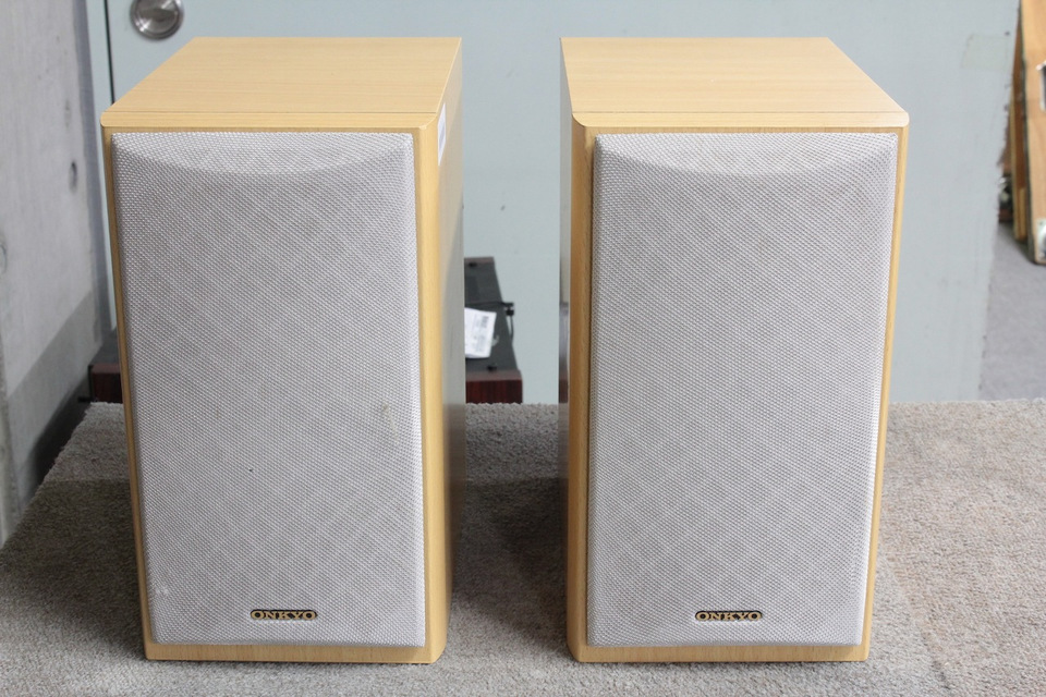 【中古品】ONKYOスピーカー　D-V77 ONKYO（オンキヨー） オーディオスピーカー ONKYO D-V77 オンキョー 2