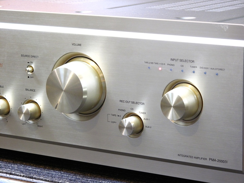 アンプ DENON PMA-2000 IV Denon PMA-2000IVR Stereo integrated amplifier at Crutchfield