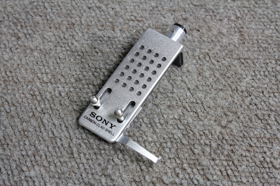 SONY ソニーの炭素繊維 カーボンクラッド型 初代高級シェル SONY