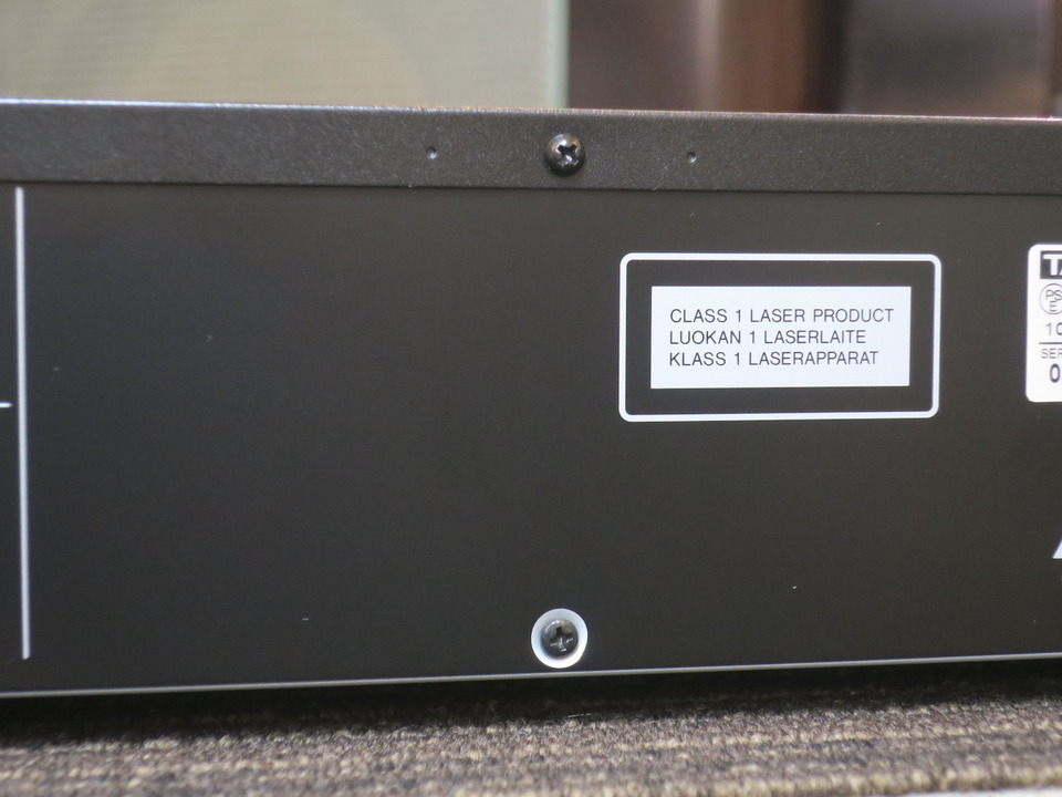 【中古】tascam cd200sb CD-200SB | SD/SDHCカード、USBメモリー対応 業務用CDプレーヤー