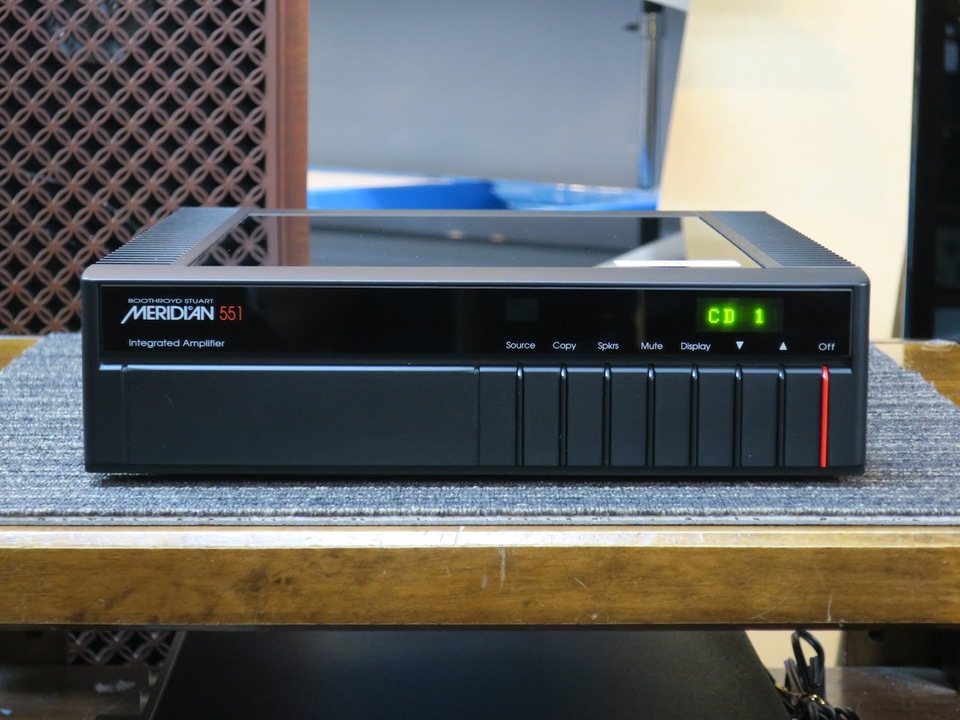 MERIDIAN 551 プリメインアンプ【AXISS 正規輸入品 100V】 Meridian 551 メリディアン プリメインアンプ 動作良好 - メルカリ