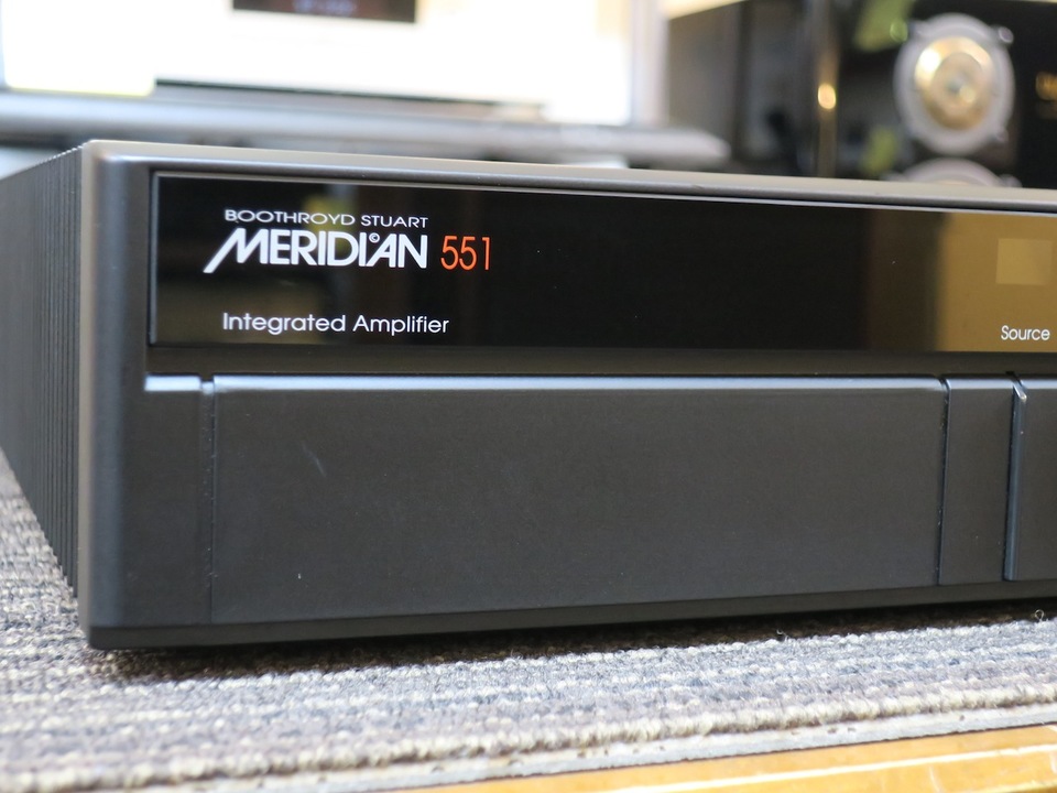 MERIDIAN 551 プリメインアンプ【AXISS 正規輸入品 100V】 メリディアン MERIDIAN 551 プリメインアンプ リモコン付 @33398