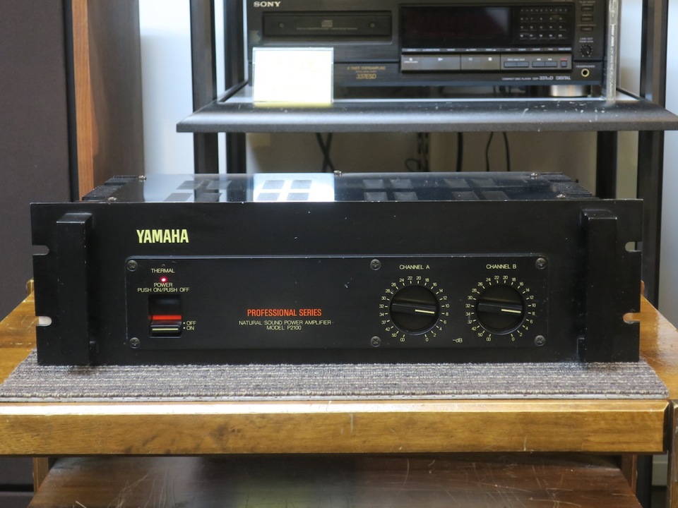 YAMAHA P2100 パワーアンプ プロフェッショナル 中古 良品 Yamaha P2100 Professional Series Natural Sound Power