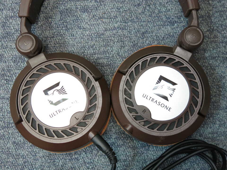 ULTRASONE 開放ダイナミック型ヘッドホン HFI-2200 Ultrasone HFI 2200 ULE Review: Weird And Wonderful - 2006 - YouTube