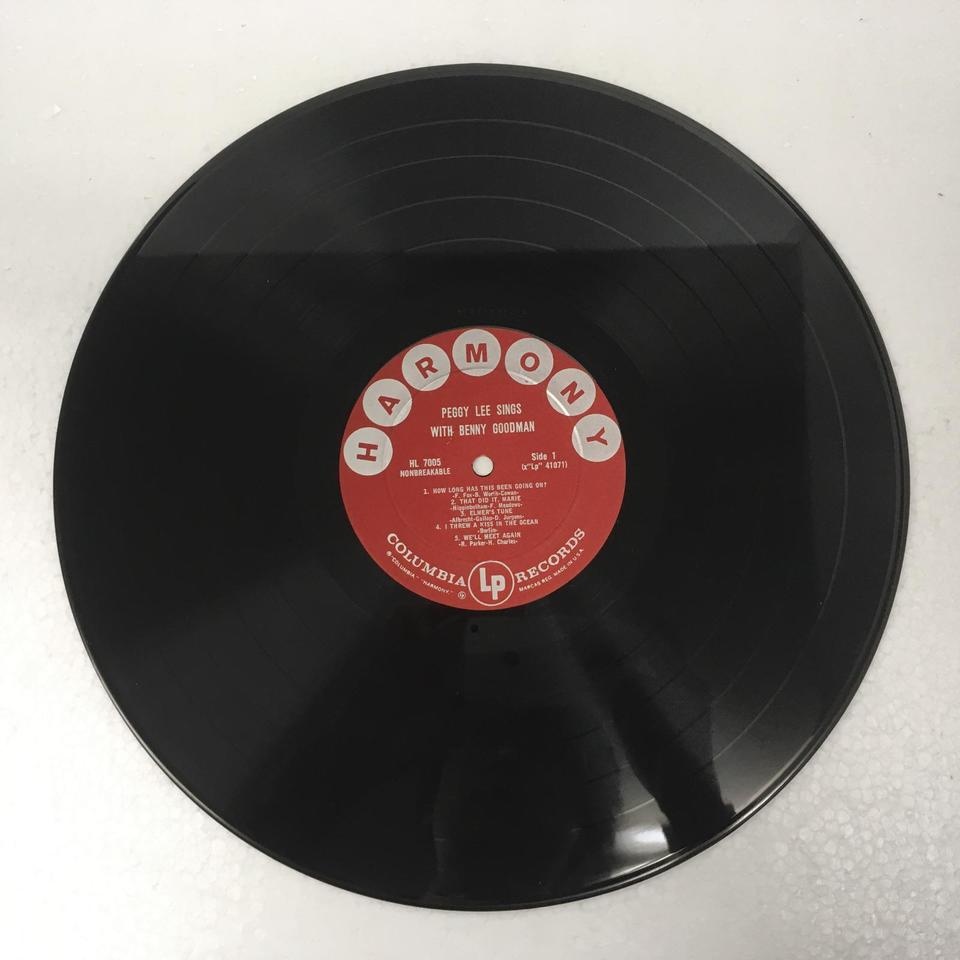 名盤♪ PEGGY LEE / BENNY GOODMAN SP盤 蓄音機 Amazon.co.jp: Benny Goodman Featuring Peggy Lee: ミュージック
