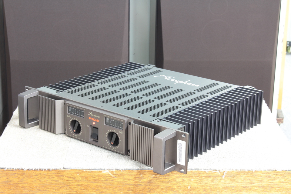 アキュフェーズ pro-2 業務用パワーアンプ ハードケース付 動作品